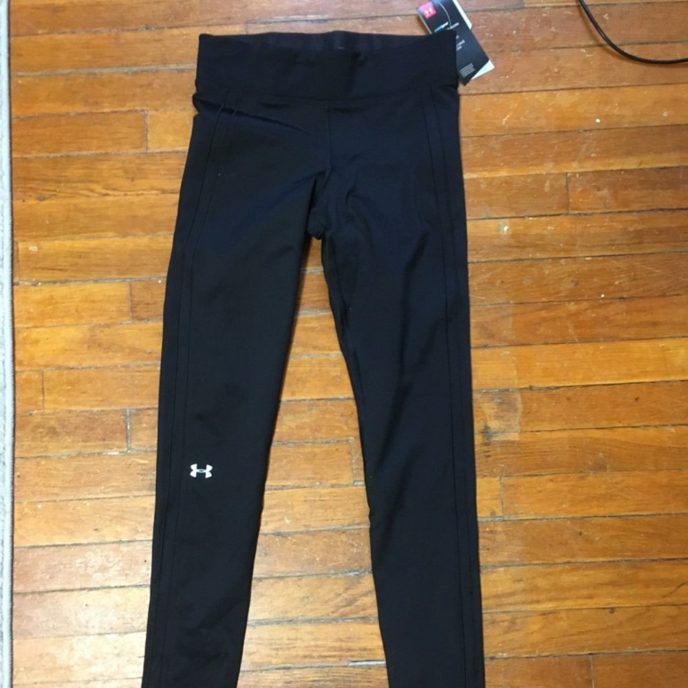 Never worn Under Armour tights